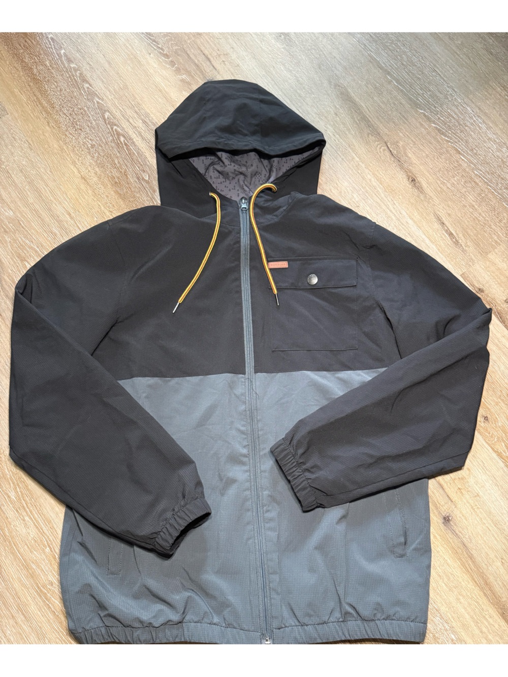 Men's Voyager Water Resistant Jacket size Large